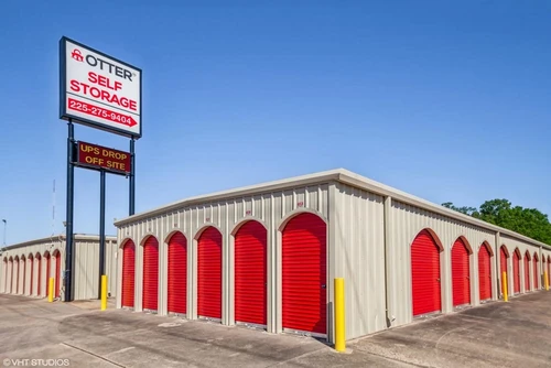 Otter Self Storage - Richcroft Baton storage facility exterior view
